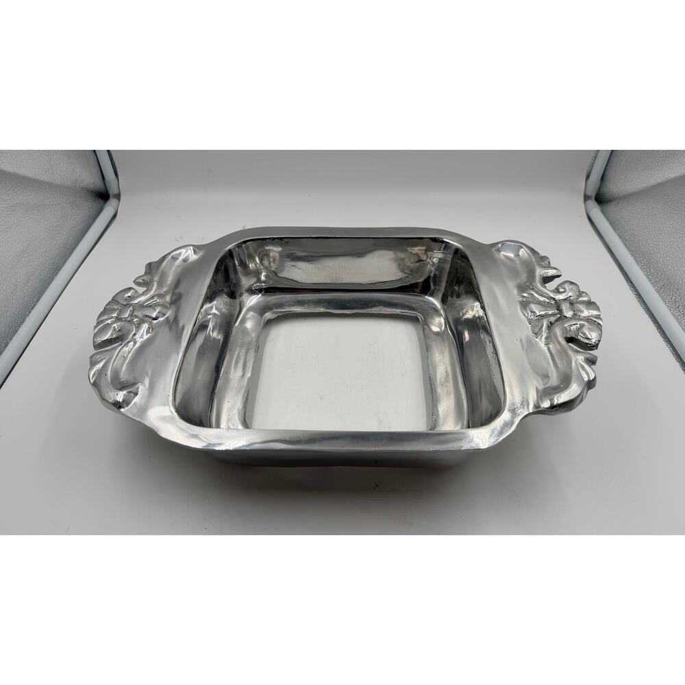 VTG Mexican Fleur de Lis Pyrex Holder fits a 8 x 8 Pyrex brand casserole dish. - Picture 1 of 5